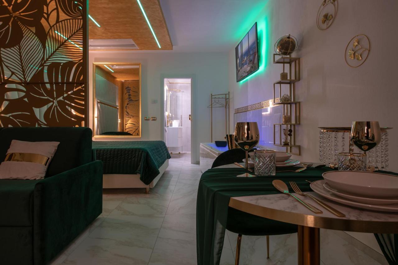 Fashion Apartment Gold Bologna With Jacuzzi & Car Garage المظهر الخارجي الصورة