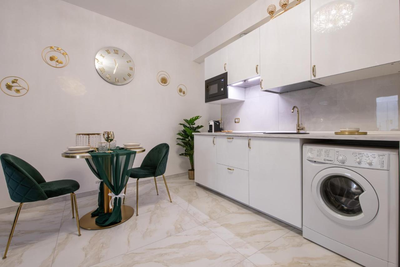 Fashion Apartment Gold Bologna With Jacuzzi & Car Garage المظهر الخارجي الصورة