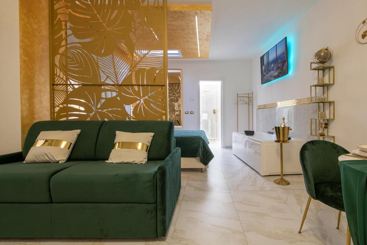 Fashion Apartment Gold Bologna With Jacuzzi & Car Garage المظهر الخارجي الصورة