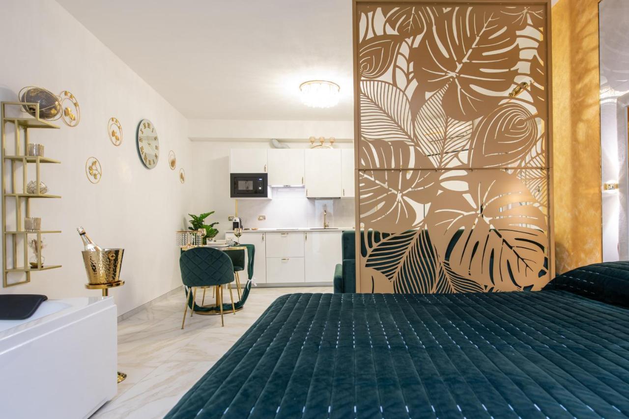 Fashion Apartment Gold Bologna With Jacuzzi & Car Garage المظهر الخارجي الصورة