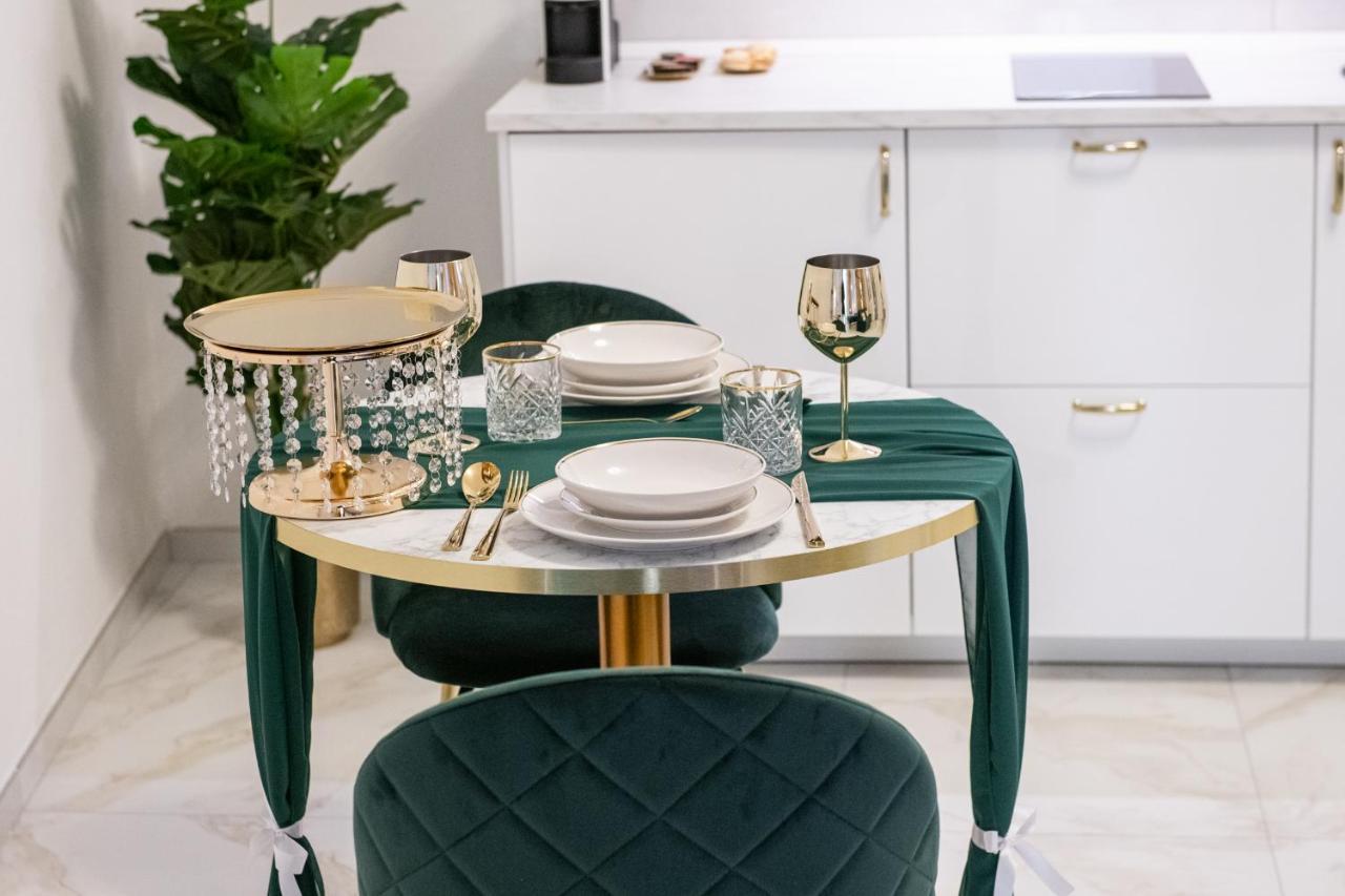 Fashion Apartment Gold Bologna With Jacuzzi & Car Garage المظهر الخارجي الصورة