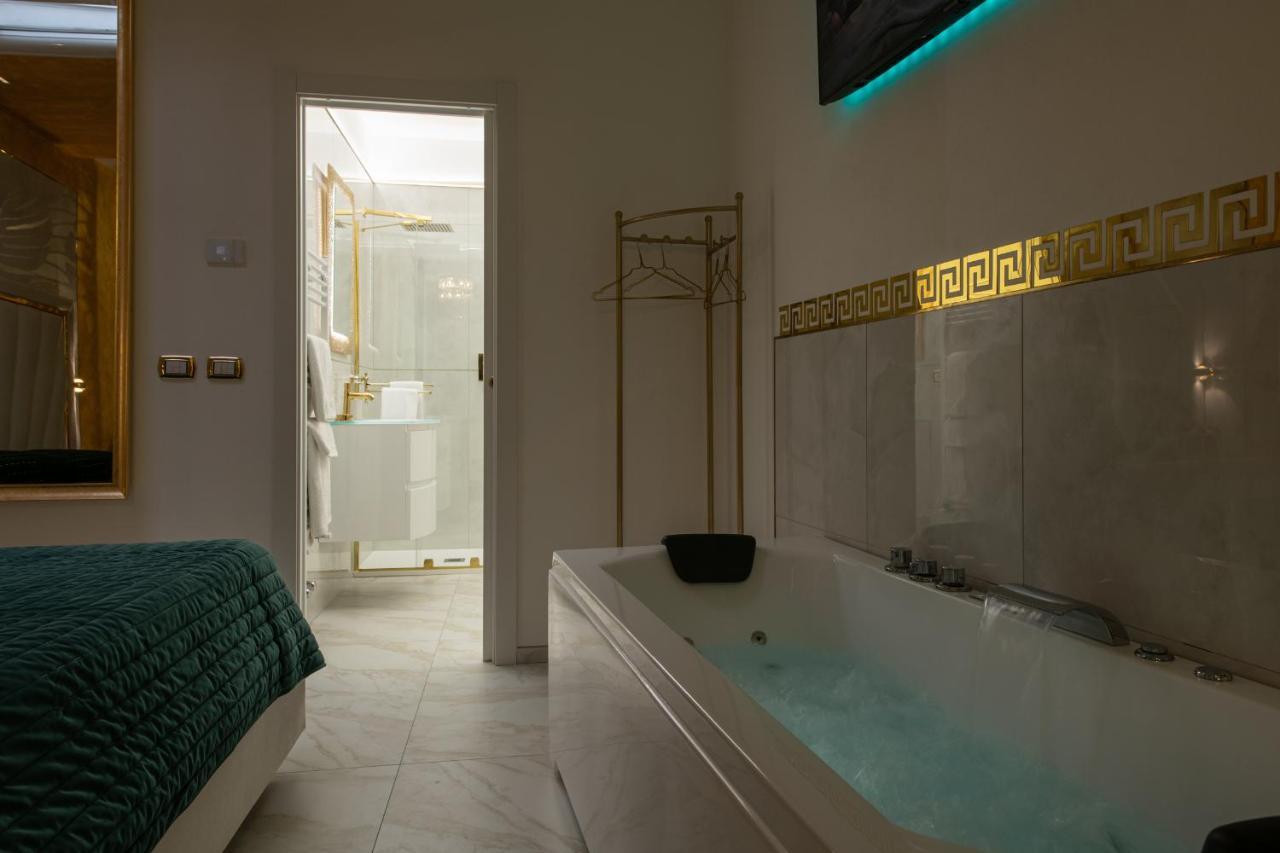 Fashion Apartment Gold Bologna With Jacuzzi & Car Garage المظهر الخارجي الصورة