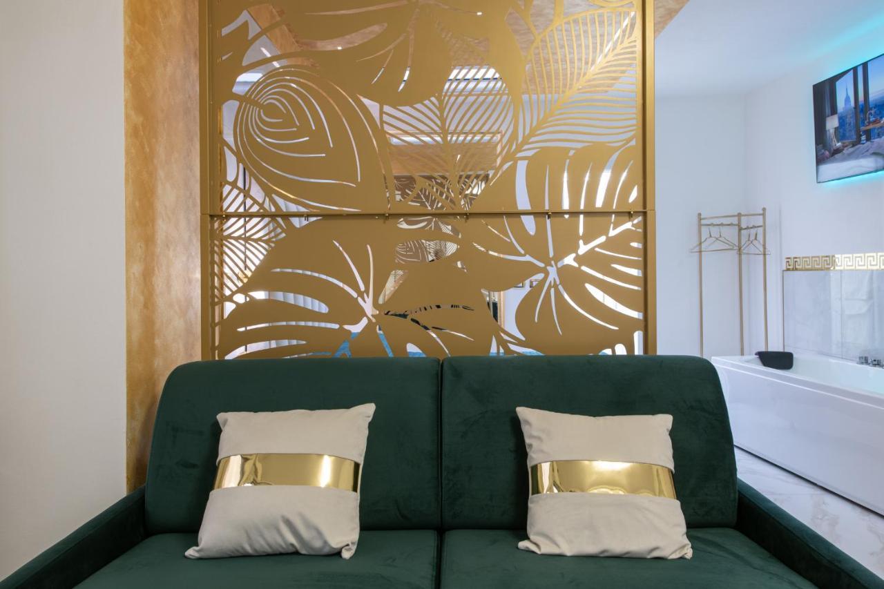 Fashion Apartment Gold Bologna With Jacuzzi & Car Garage المظهر الخارجي الصورة