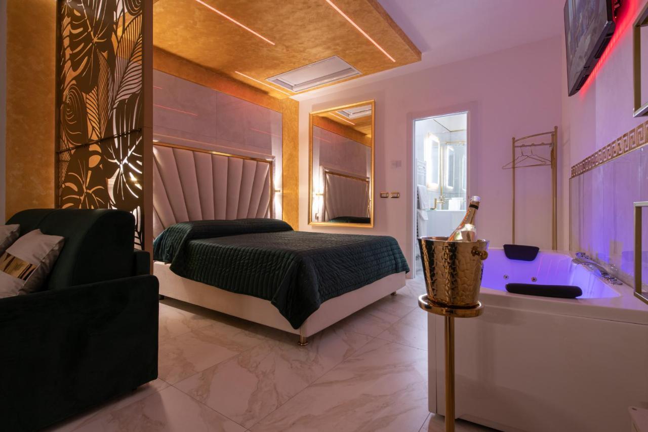 Fashion Apartment Gold Bologna With Jacuzzi & Car Garage المظهر الخارجي الصورة